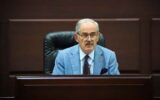 Büyükerşen, İzmir’de iktidarı hedef aldı: Kırbaçla... Büyükerşen, İzmir’de iktidarı hedef aldı: Kırbaçla...