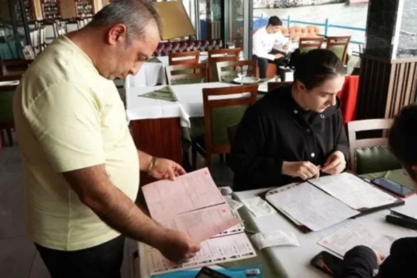 4 turistin 59 bin lira hesap ödediği restorana den...