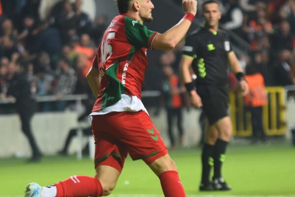 Karşıyaka’dan kritik galibiyet! Karşıyaka’dan kritik galibiyet!