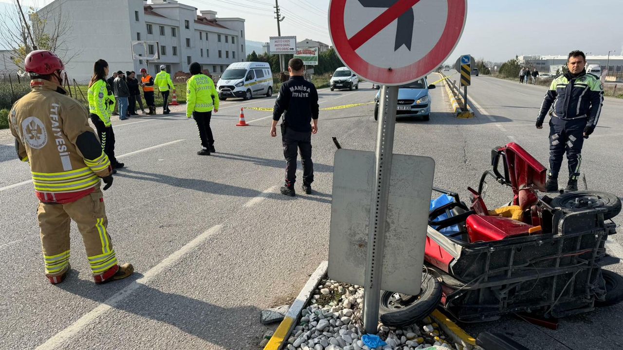 Otomobil elektrikli bisiklete çarptı: 1 ölü
