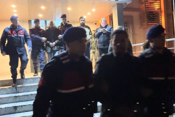 ‘Sessiz Tahsilat Çetesi’ne operasyon; ... ‘Sessiz Tahsilat Çetesi’ne operasyon; ...