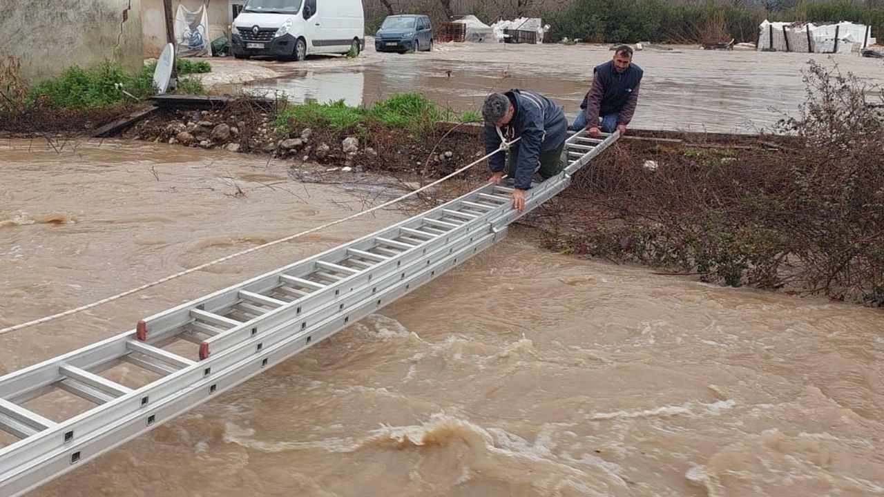 Muğla’da sağanakta mahsur kalanlar kurtarıldı!