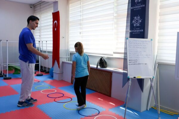 Başkan Çerçioğlu’ndan eğitime büyük destek: Dislek...